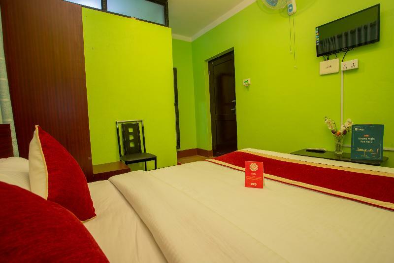 Oyo 146 Somewhere Hotel & Resturant Катманду Экстерьер фото